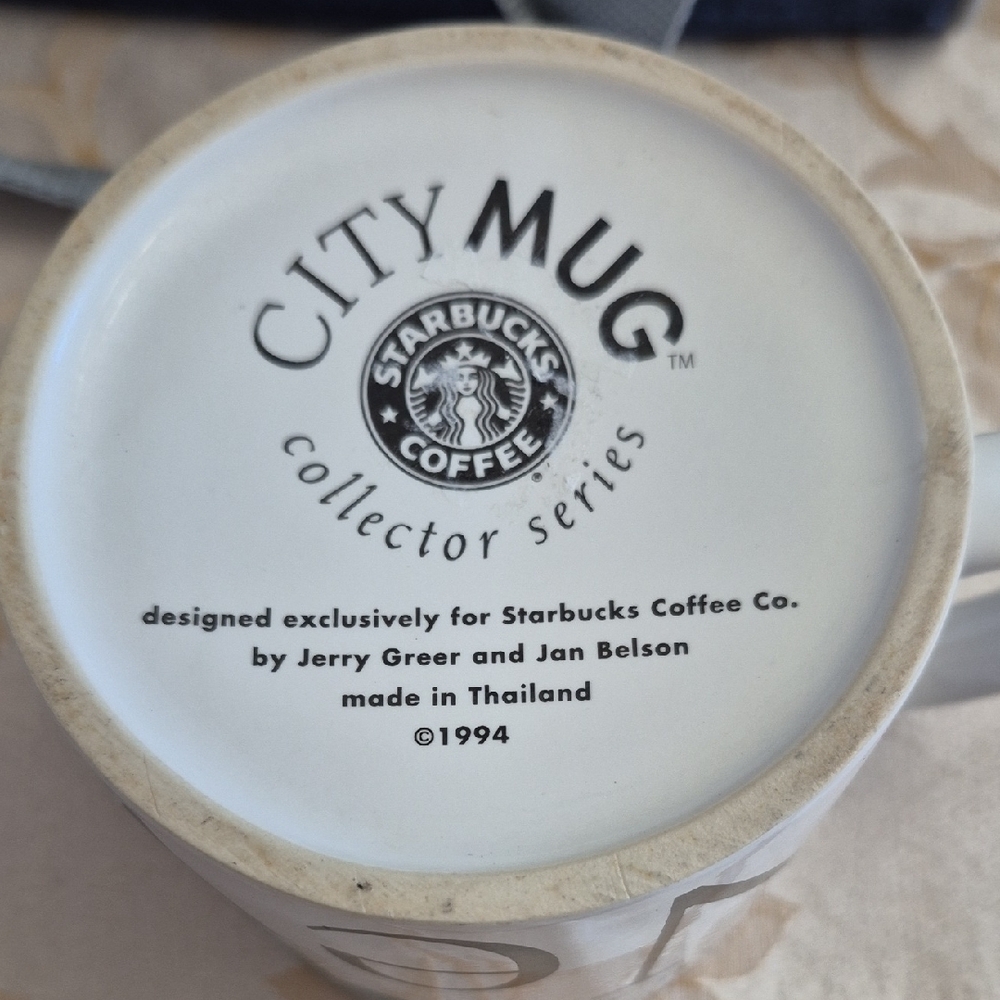 Starbucks New York mug and two Yankees Cooler bags - Picture 10 of 12